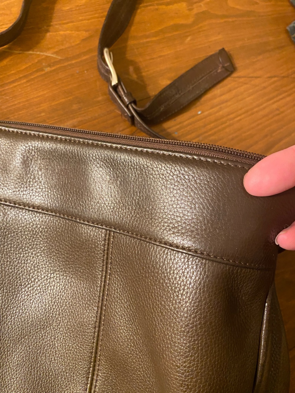 Women’s Wilson’s Leather Chocolate Brown Crossbody Bag - Picture 3 of 8